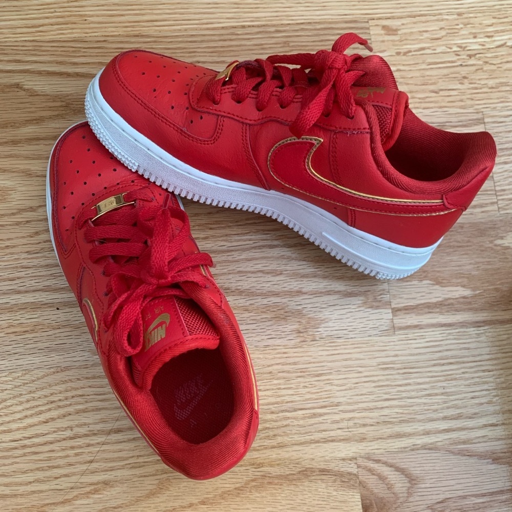 Nike Air Force One low : Red and Gold ❤️💛